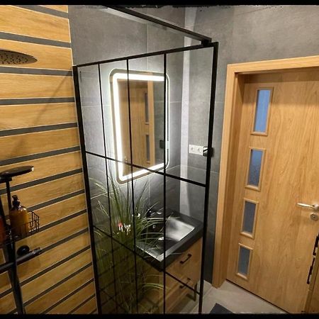 Good Knight Apartman Daire Segedin Dış mekan fotoğraf