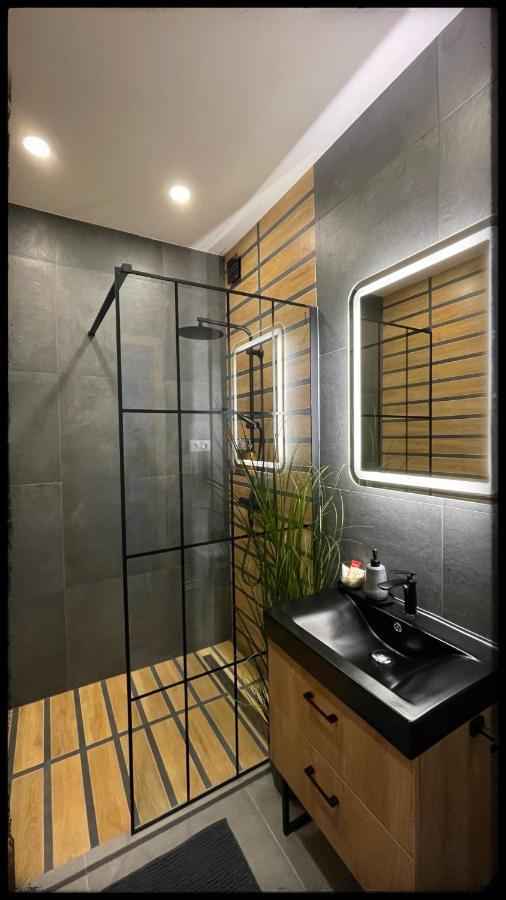 Good Knight Apartman Daire Segedin Dış mekan fotoğraf